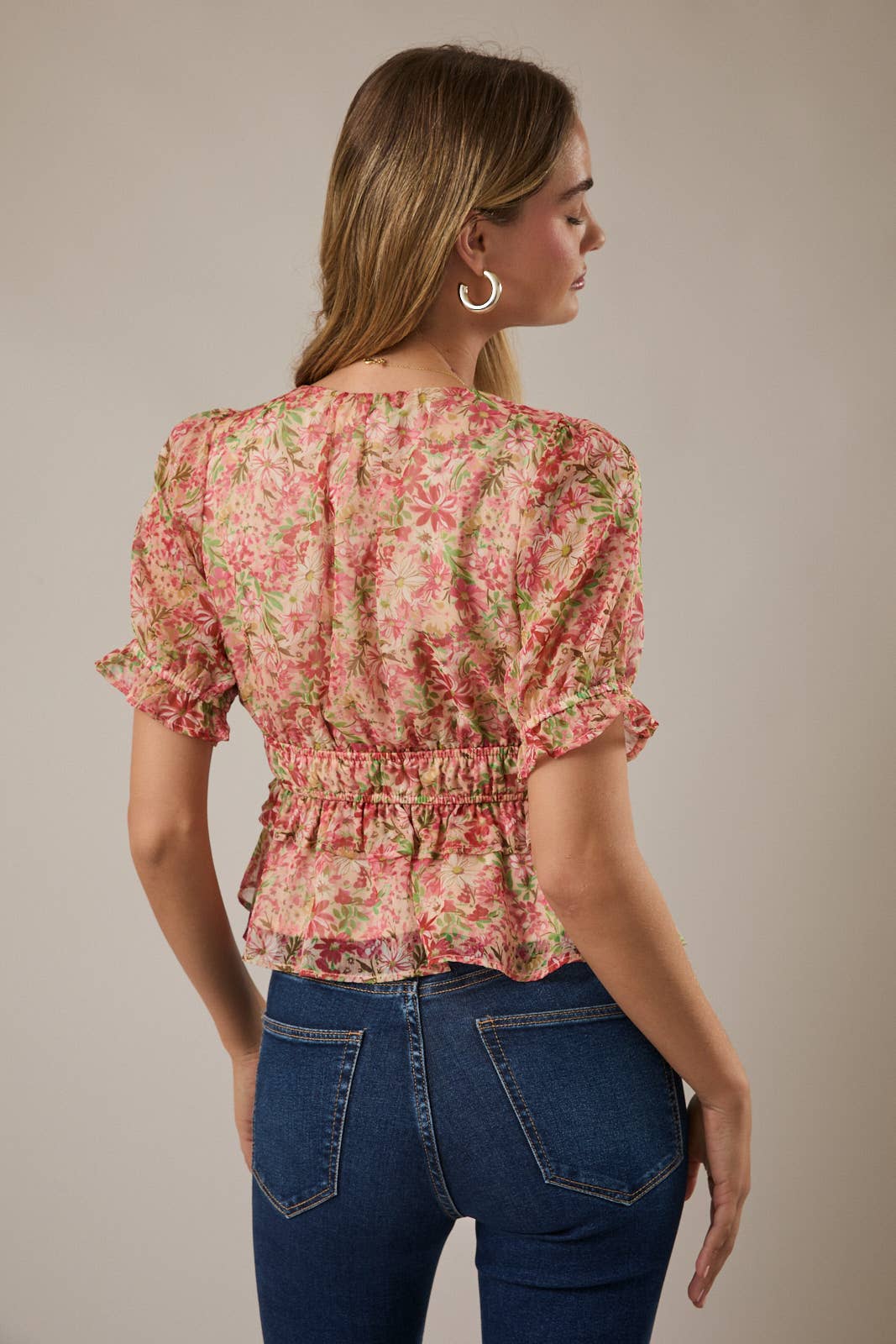 V NECK RUFFLE TOP