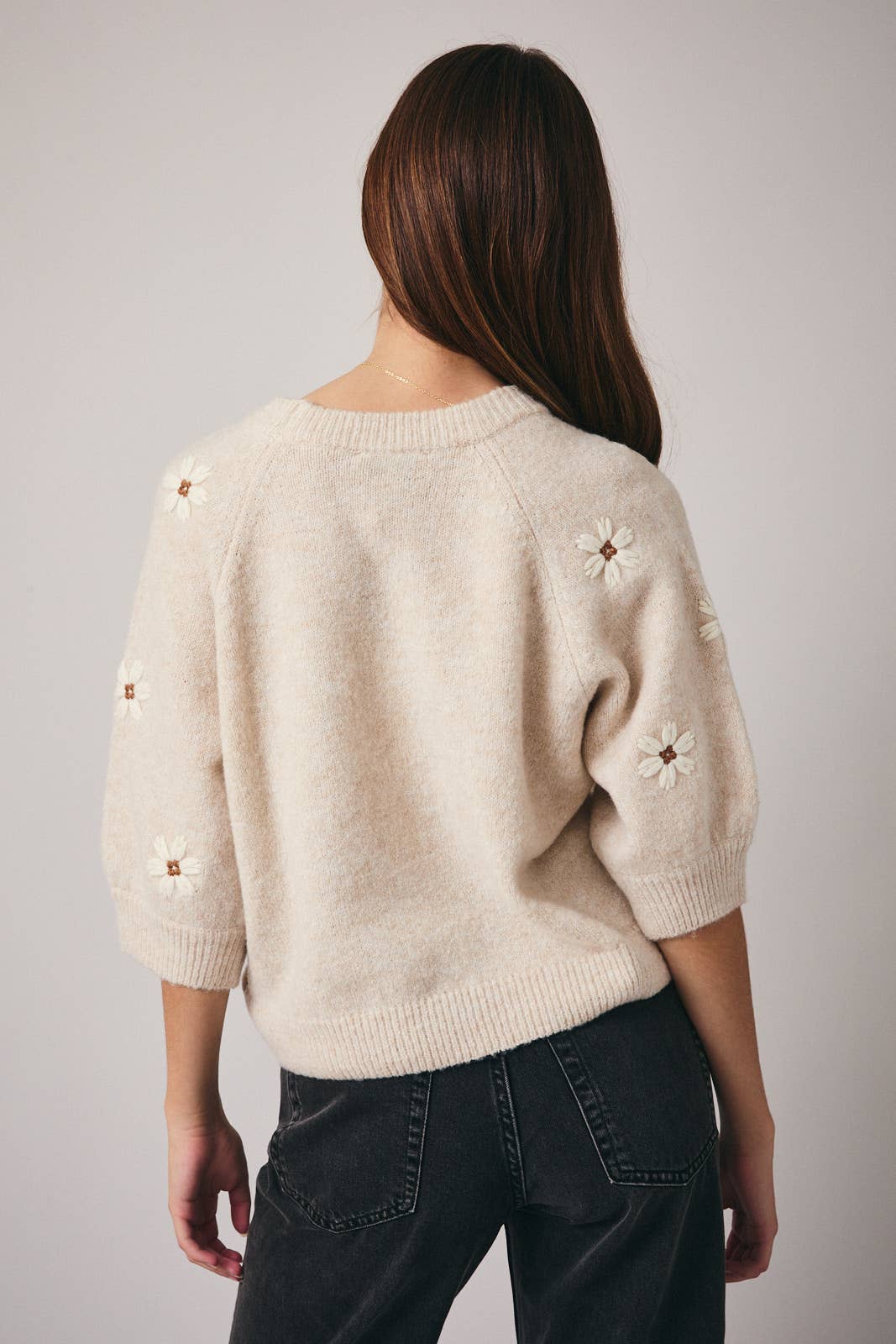 ROUND NECK SHORT SLEEVE FLOWER SWEATER TOP